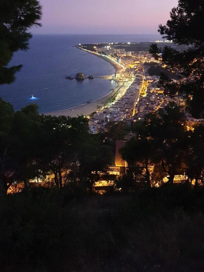 Apartamento Apartamento acogedor a 3 minutos de la playa Blanes Exterior foto